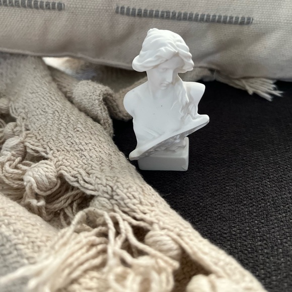 BUNDLE: 📚 Book . Mini Greek Bust Statue + Handmade bookmark - Picture 9 of 12